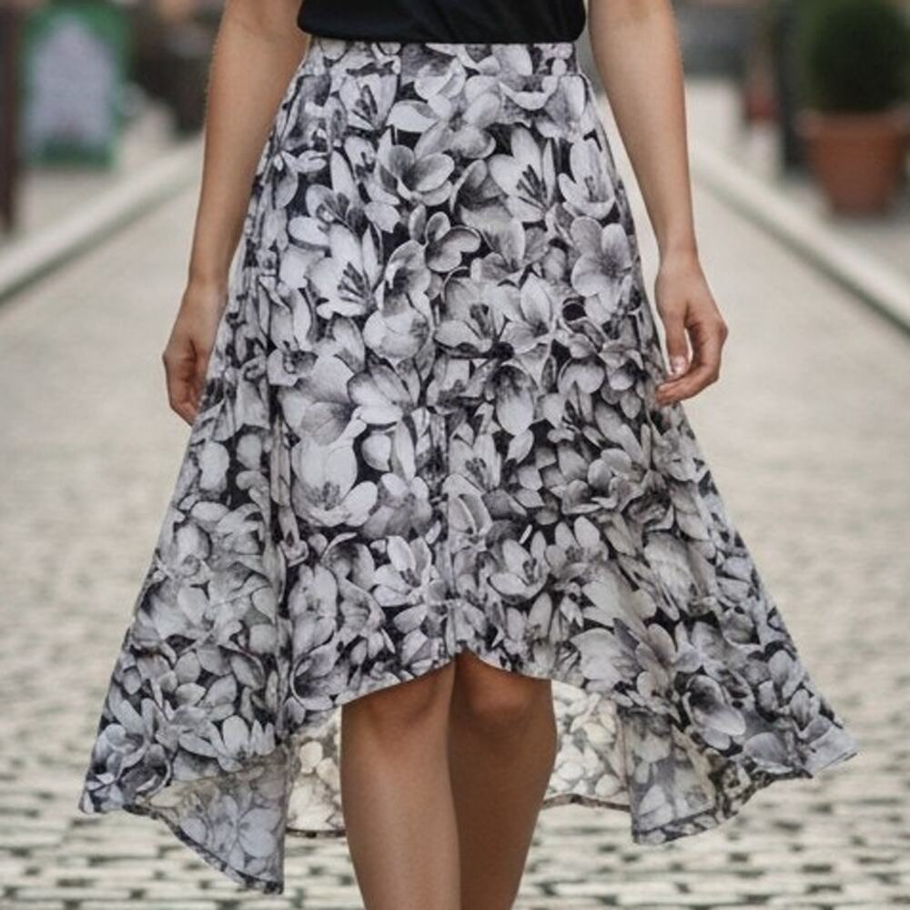 Michael‎ Kors Black White Floral Handkerchief Skirt Sz SM Stretchy Asymmetrical